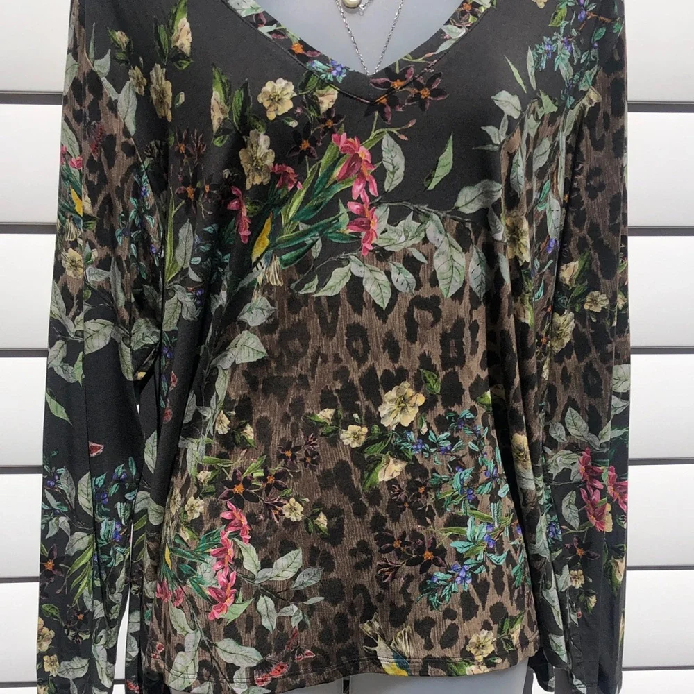 Johnny Was Olive Floral & Leopard Print V-Neck Long Sleeve Top - Picture 4 of 9